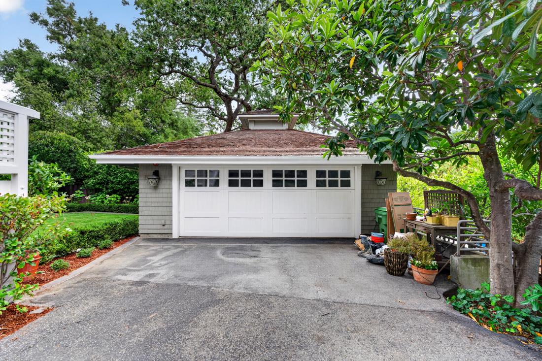 52 Hernandez Avenue