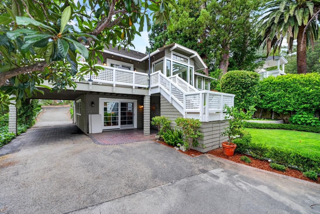 52 Hernandez Avenue