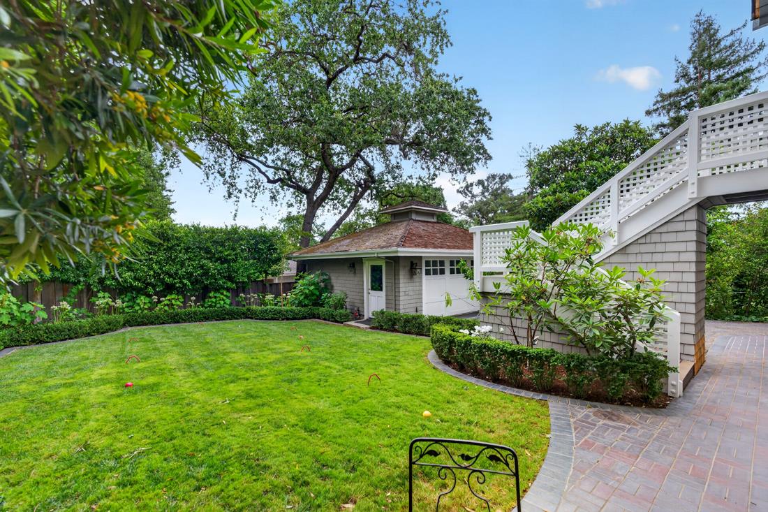 52 Hernandez Avenue