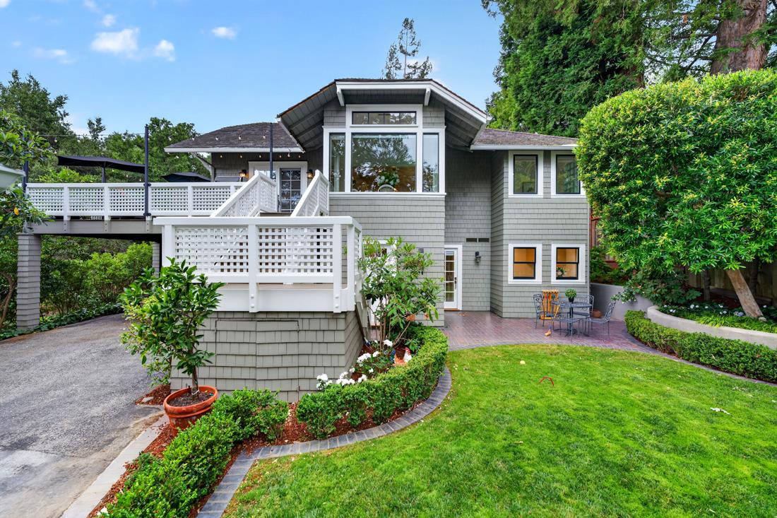 52 Hernandez Avenue