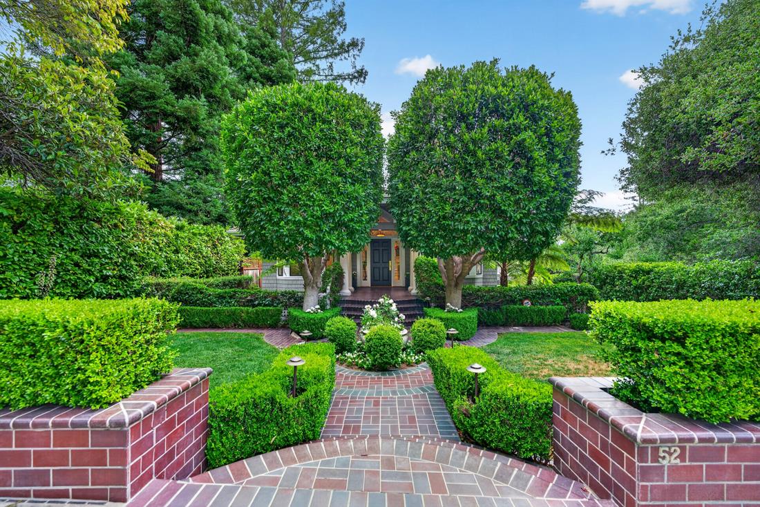 52 Hernandez Avenue