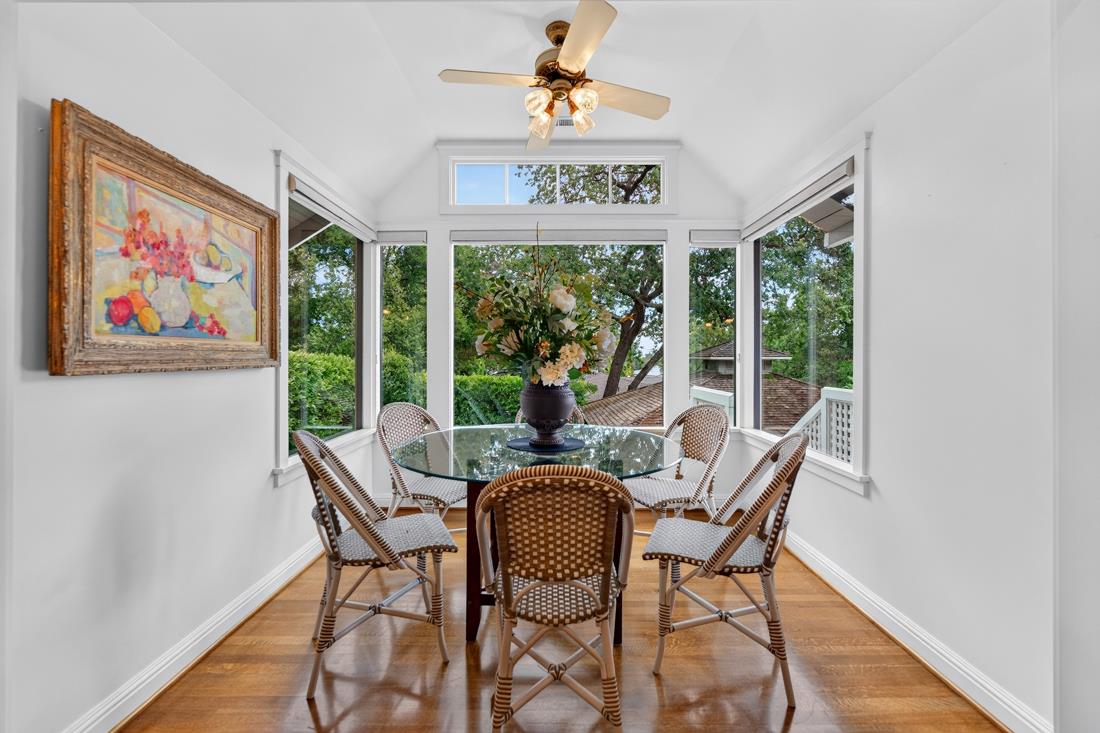 52 Hernandez Avenue