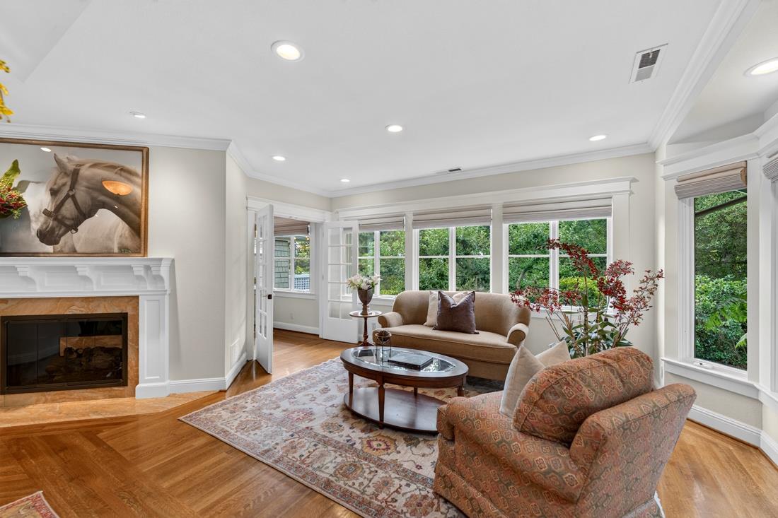 52 Hernandez Avenue