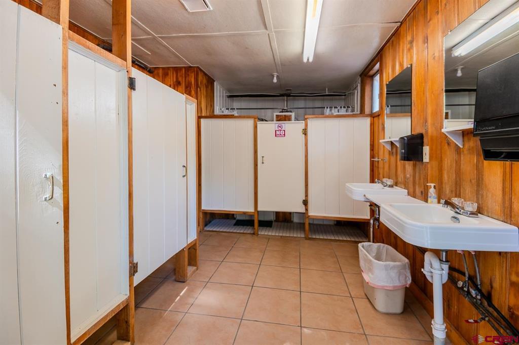 111 S Gunnison Avenue Unit: 3 separate tracts sold as