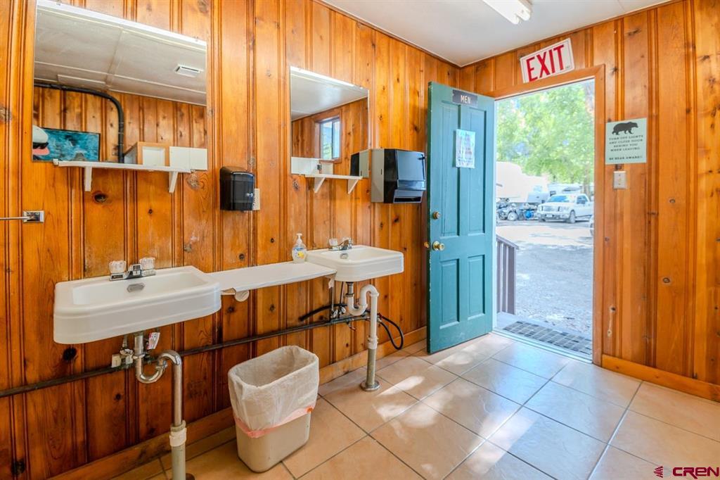 111 S Gunnison Avenue Unit: 3 separate tracts sold as