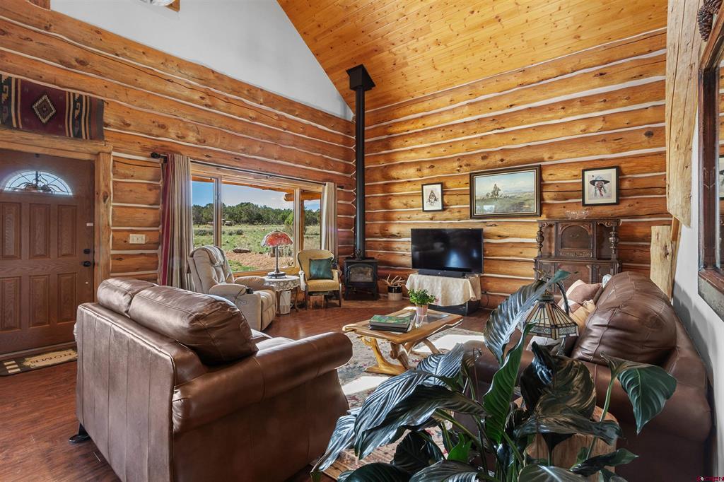 221 Snowy Peaks Drive