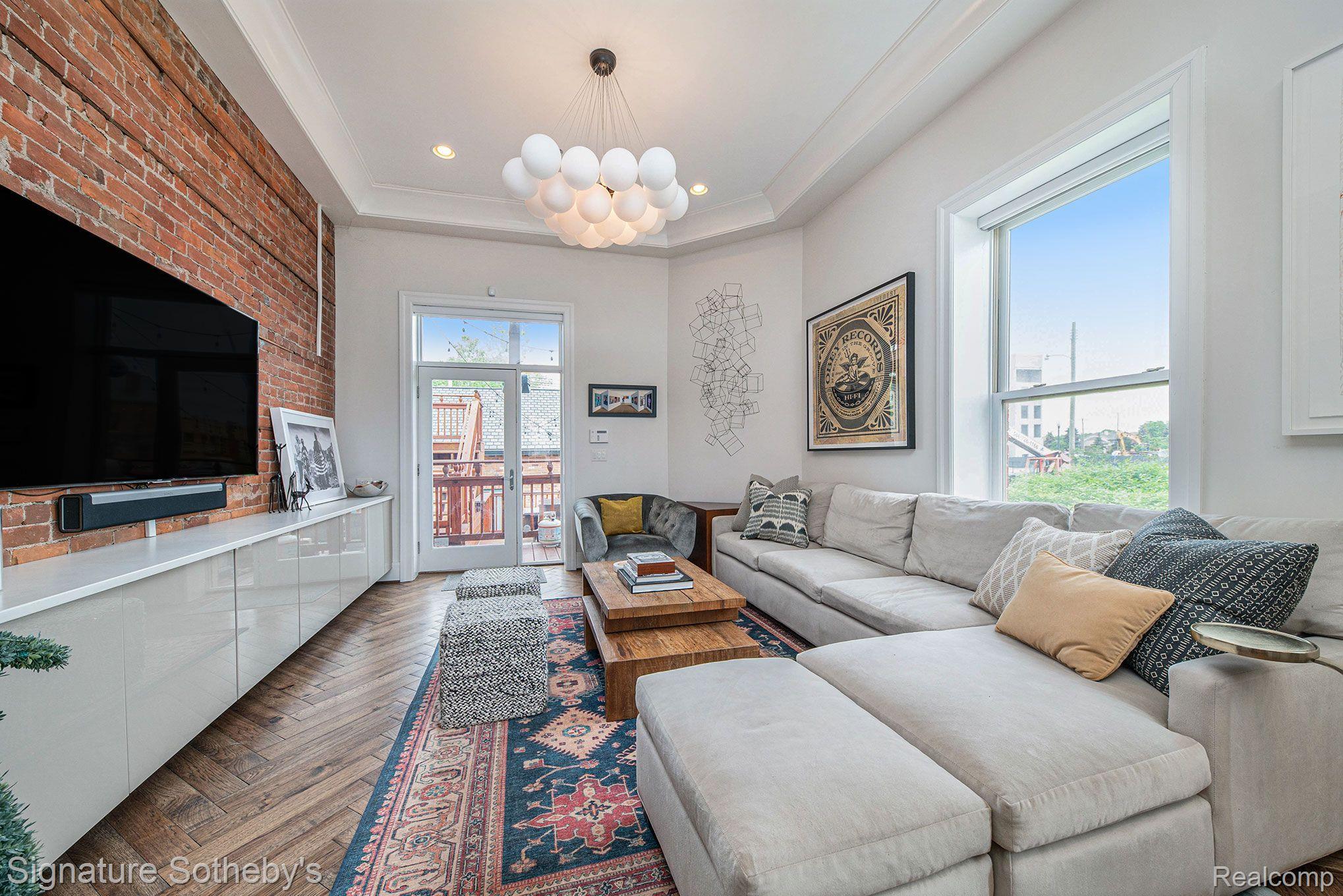 291 Edmund Place Unit: Unit 2