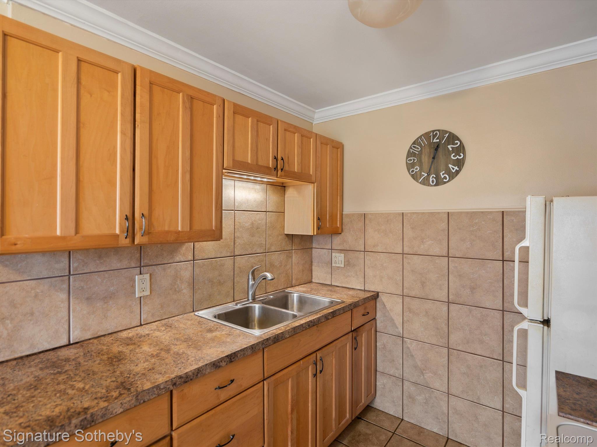 2820 WOODSLEE Drive Unit: 205