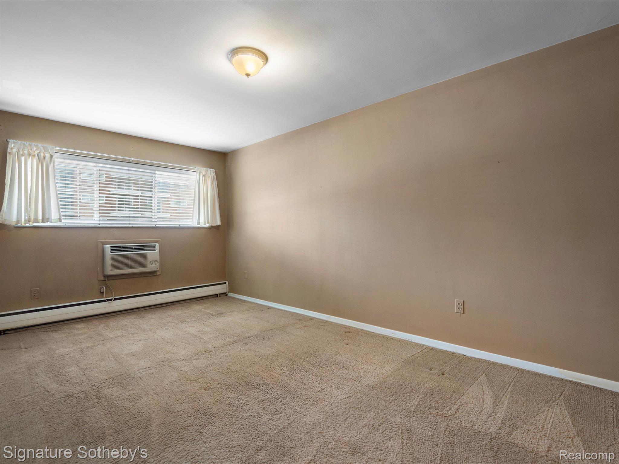 2820 WOODSLEE Drive Unit: 205