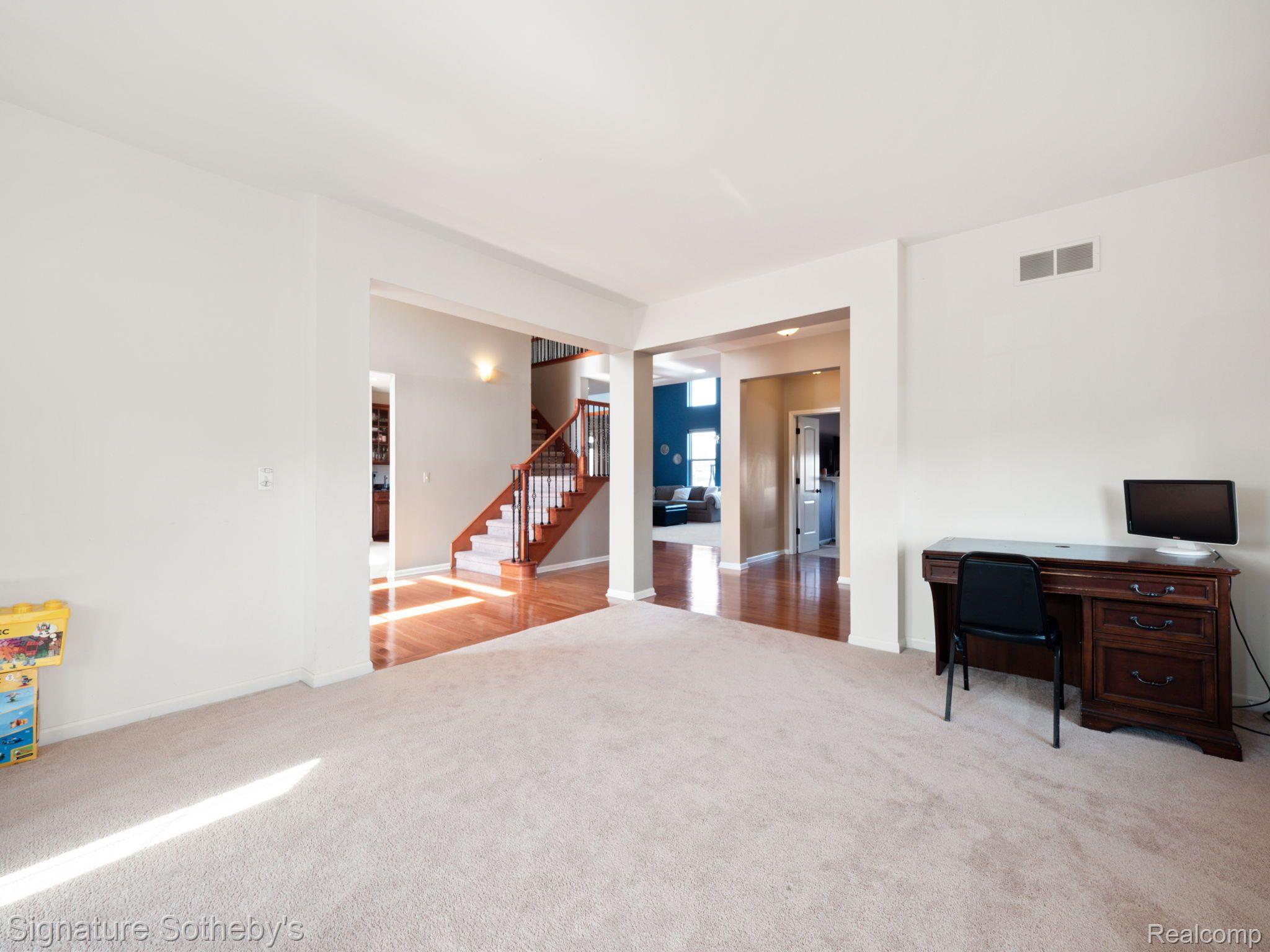 6990 SYLVANIA Lane