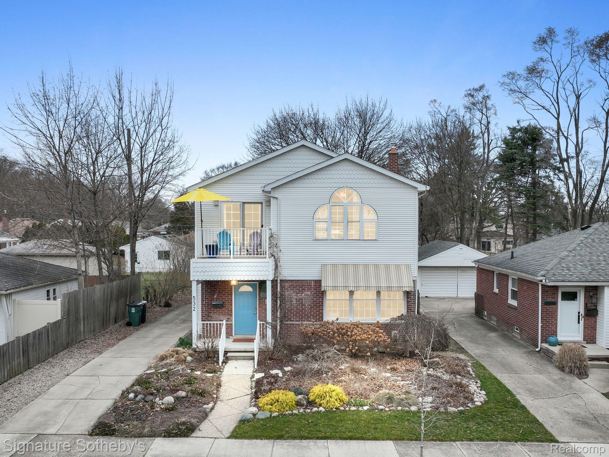 532 CHARLOTTE Avenue
