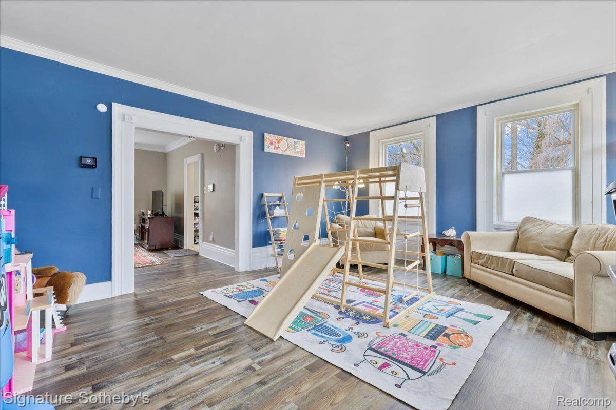 1545 N PONTIAC Trail