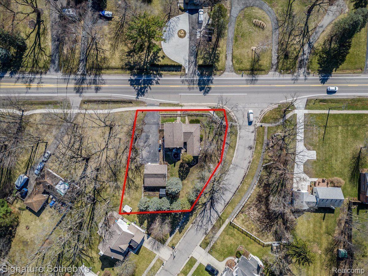 1545 N PONTIAC Trail