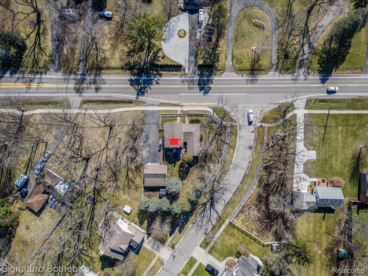 1545 N PONTIAC Trail