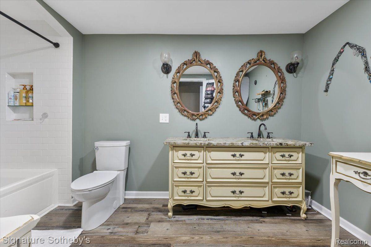 1545 N PONTIAC Trail