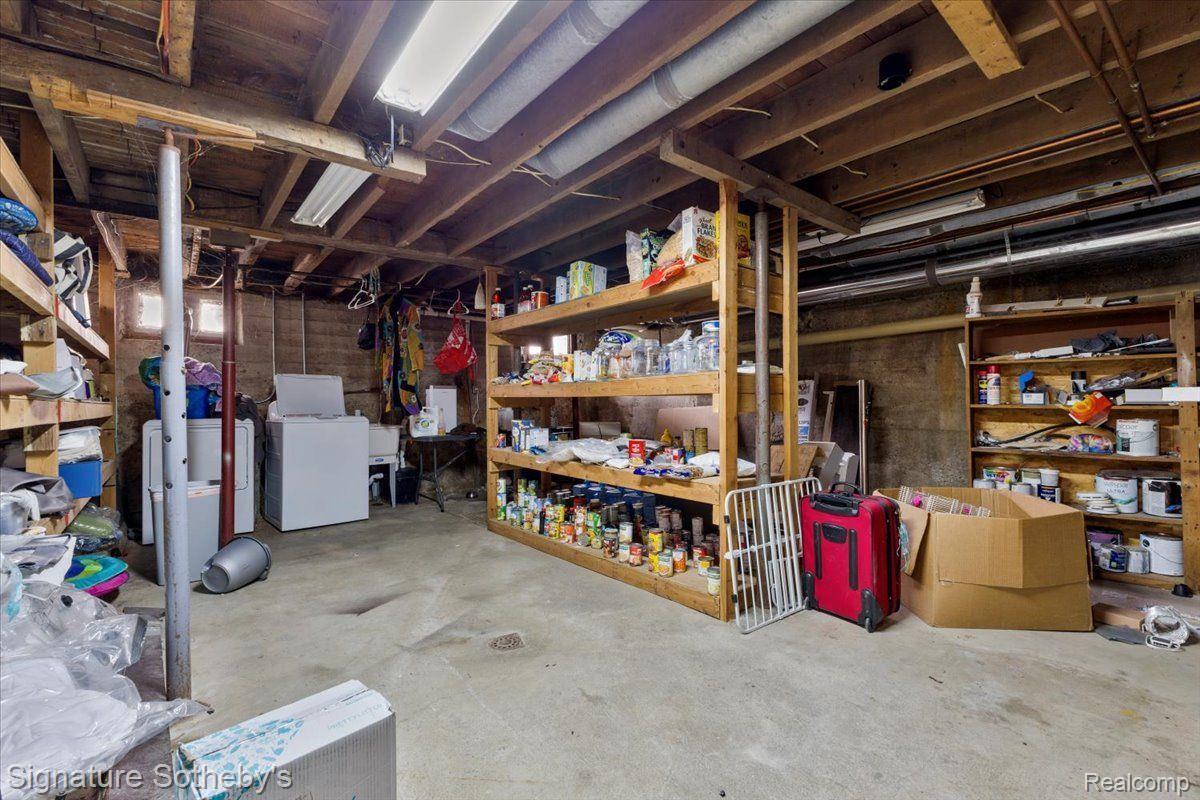 1545 N PONTIAC Trail