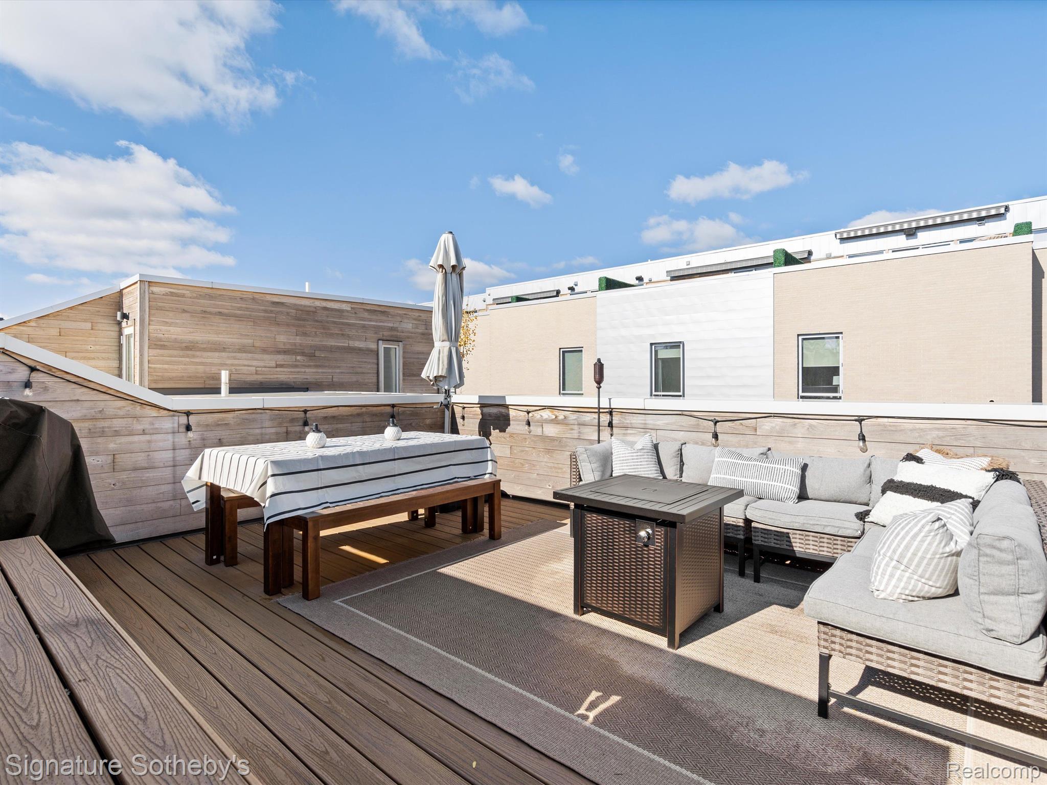 2643 BRUSH Street