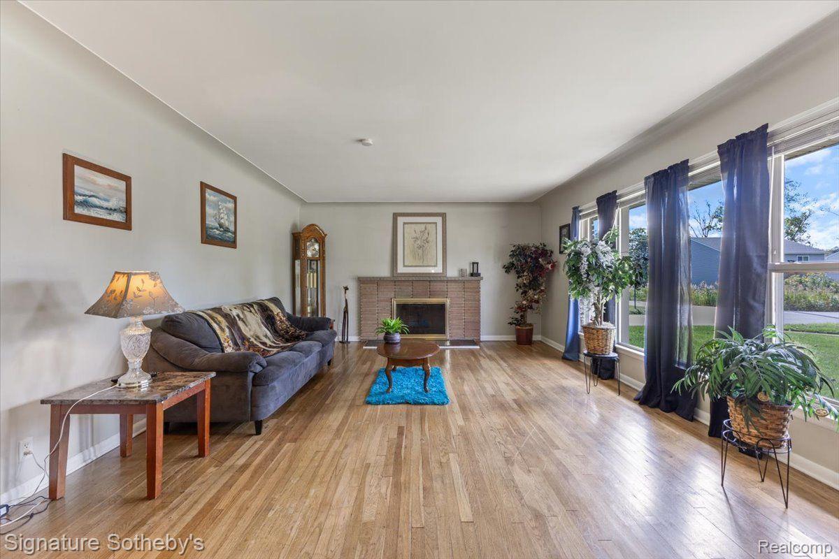 24500 LATHRUP Boulevard