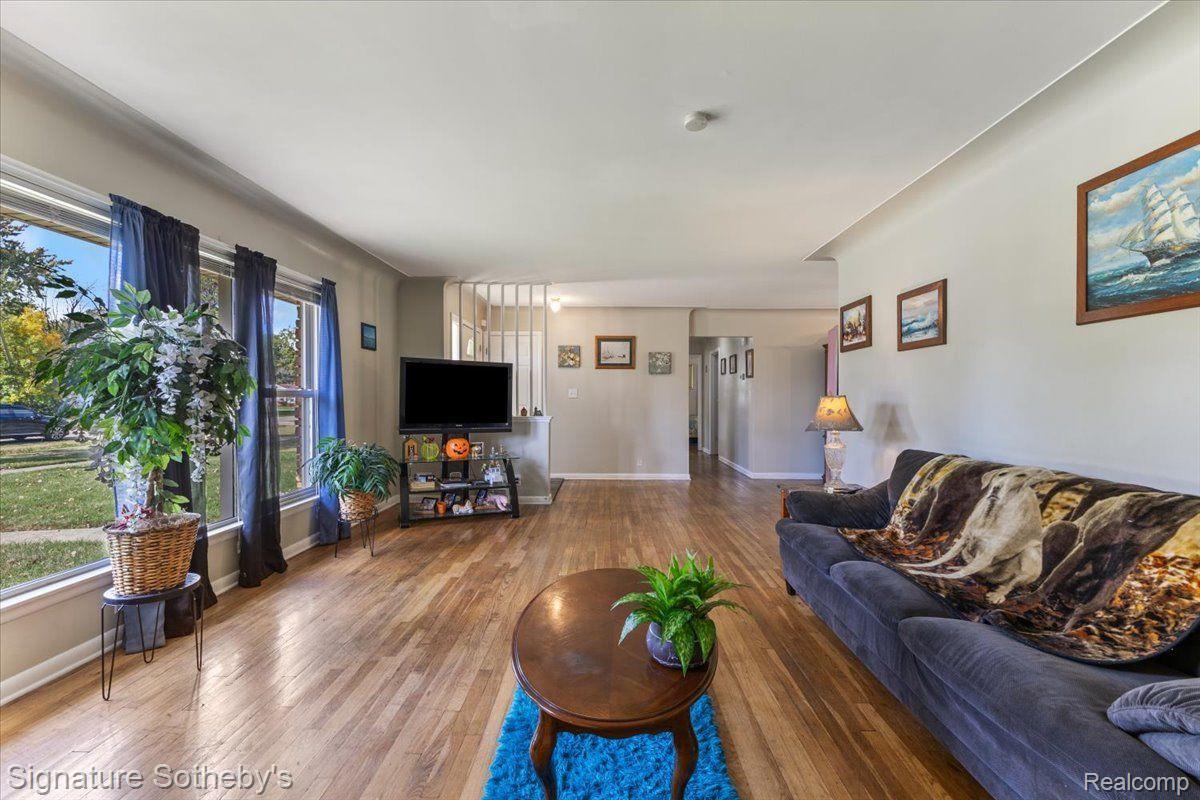 24500 LATHRUP Boulevard