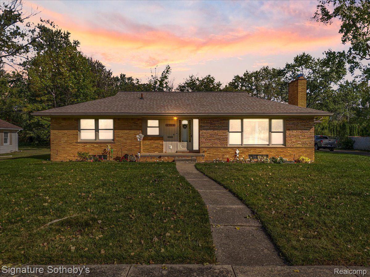 24500 LATHRUP Boulevard