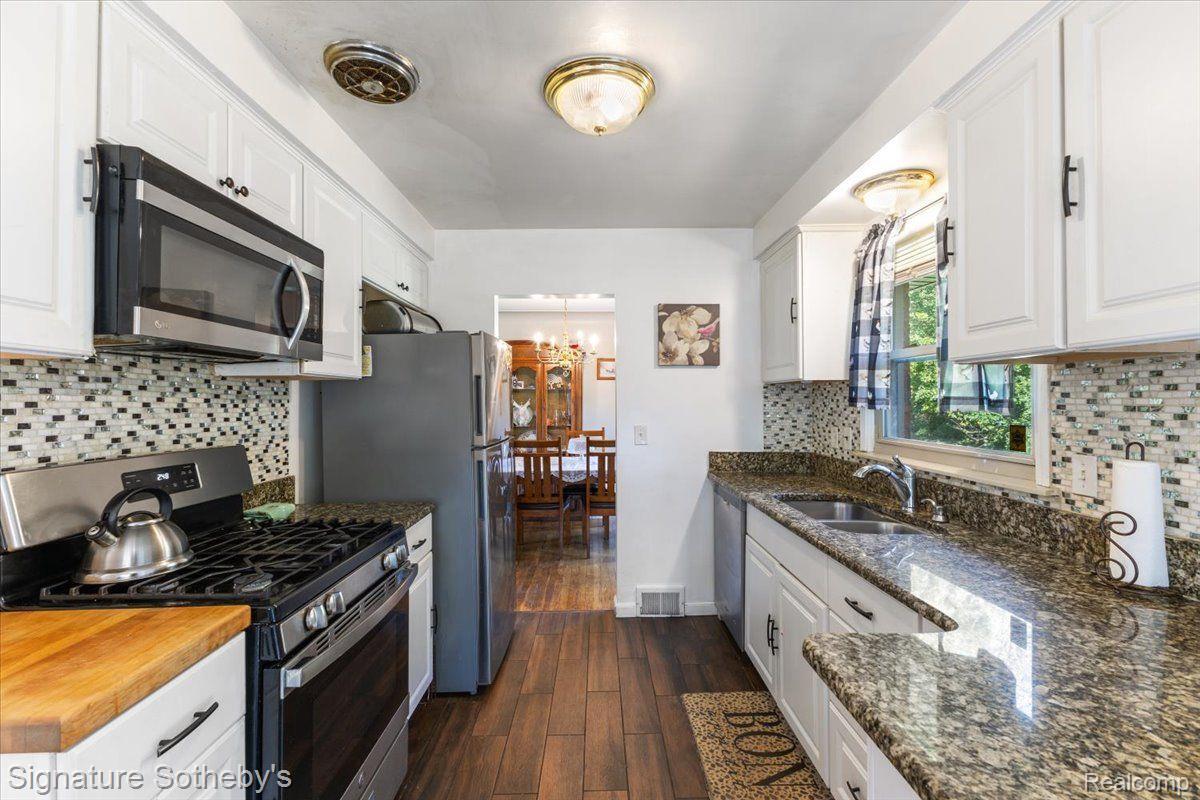 24500 LATHRUP Boulevard