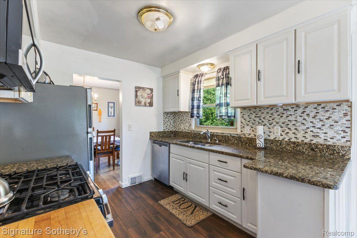 24500 LATHRUP Boulevard