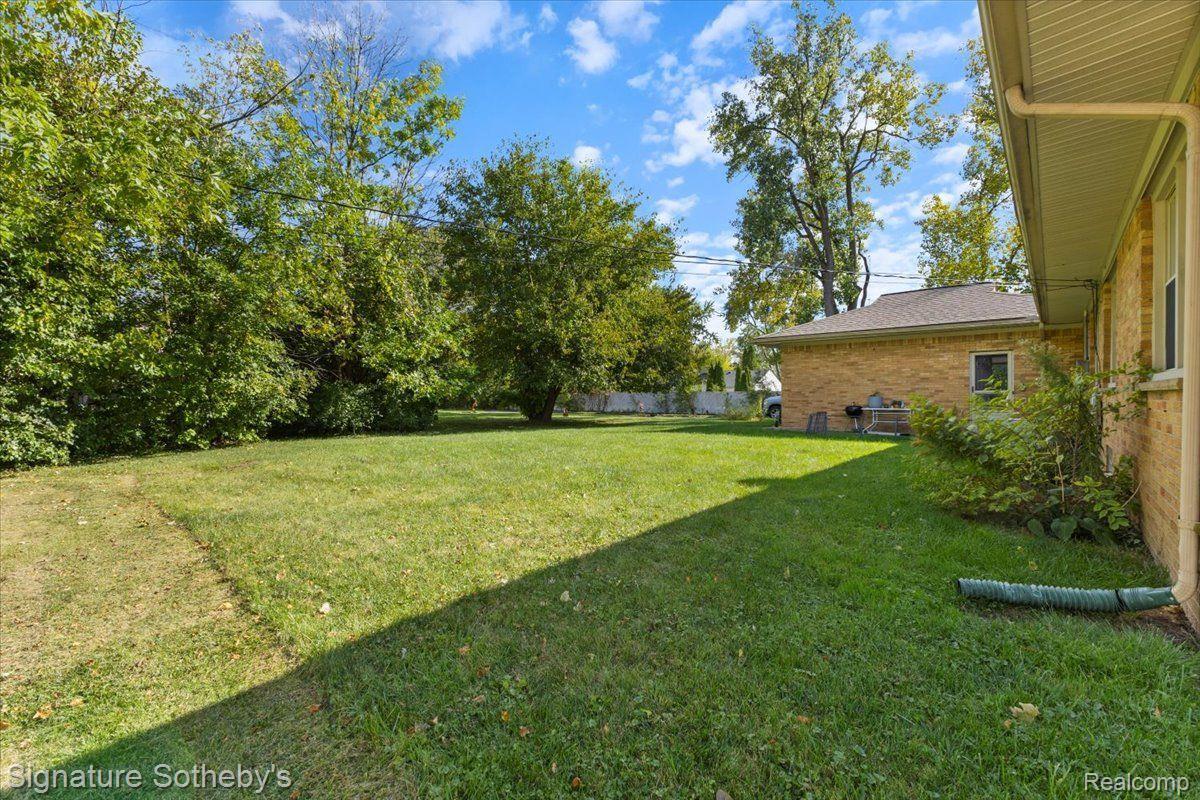 24500 LATHRUP Boulevard