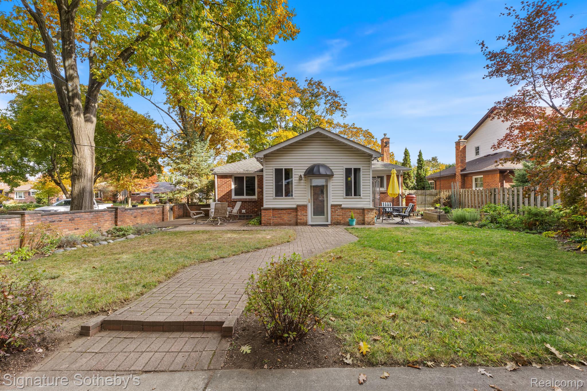 3931 CUSTER Avenue