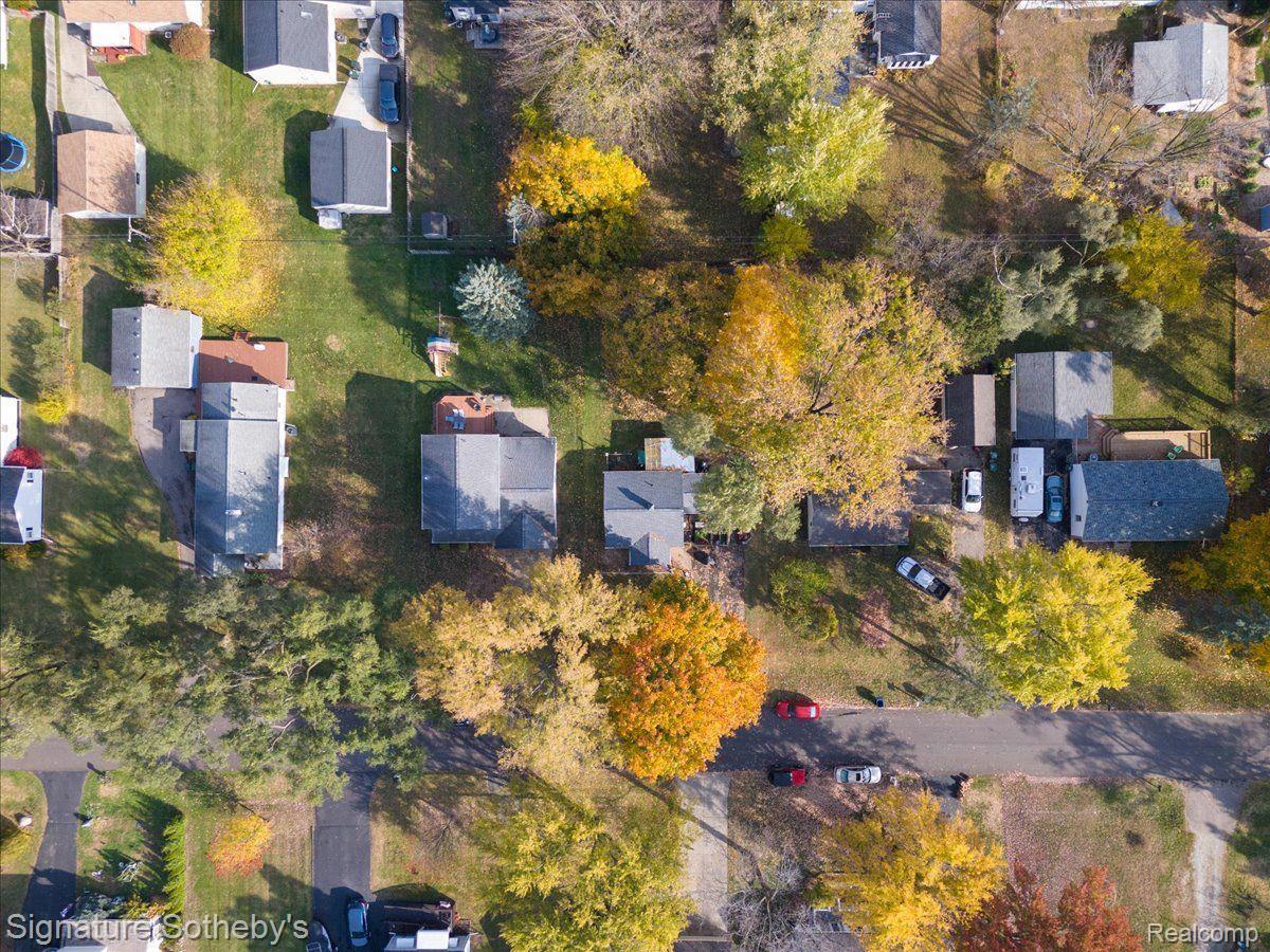 2745 WEAVERTON