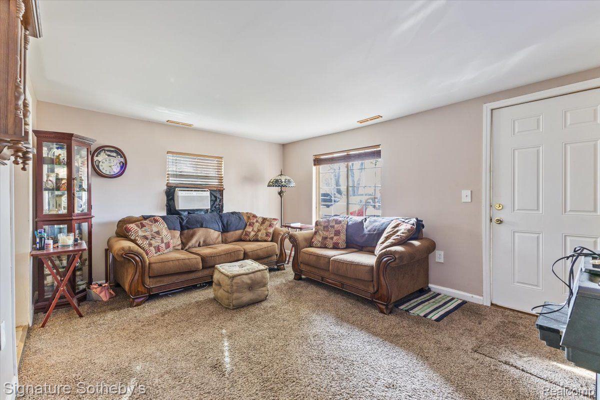 2745 WEAVERTON
