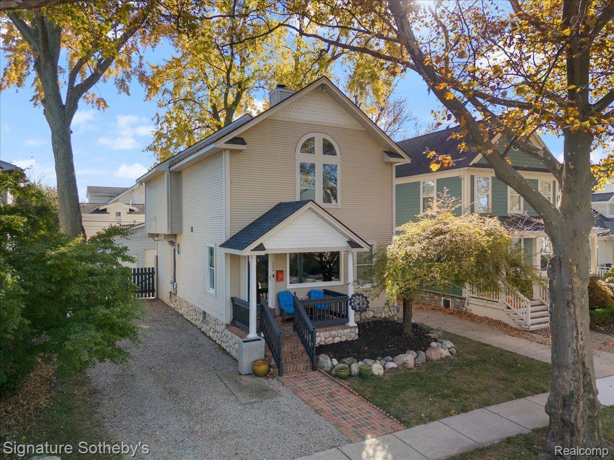 888 HUMPHREY AVE