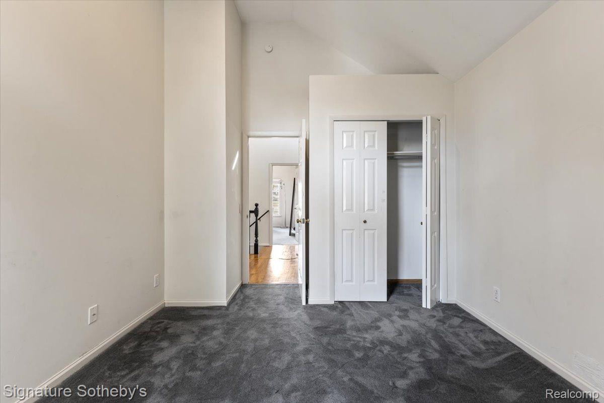 888 HUMPHREY AVE