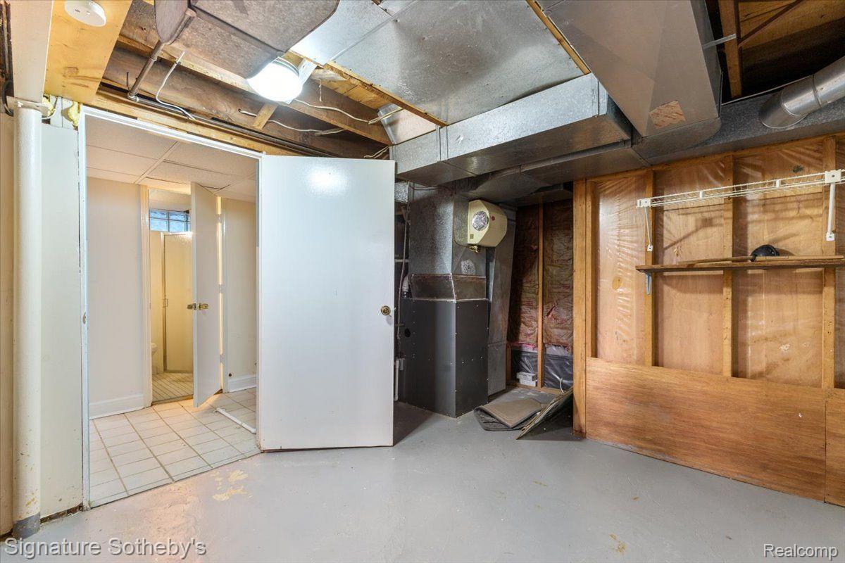 888 HUMPHREY AVE
