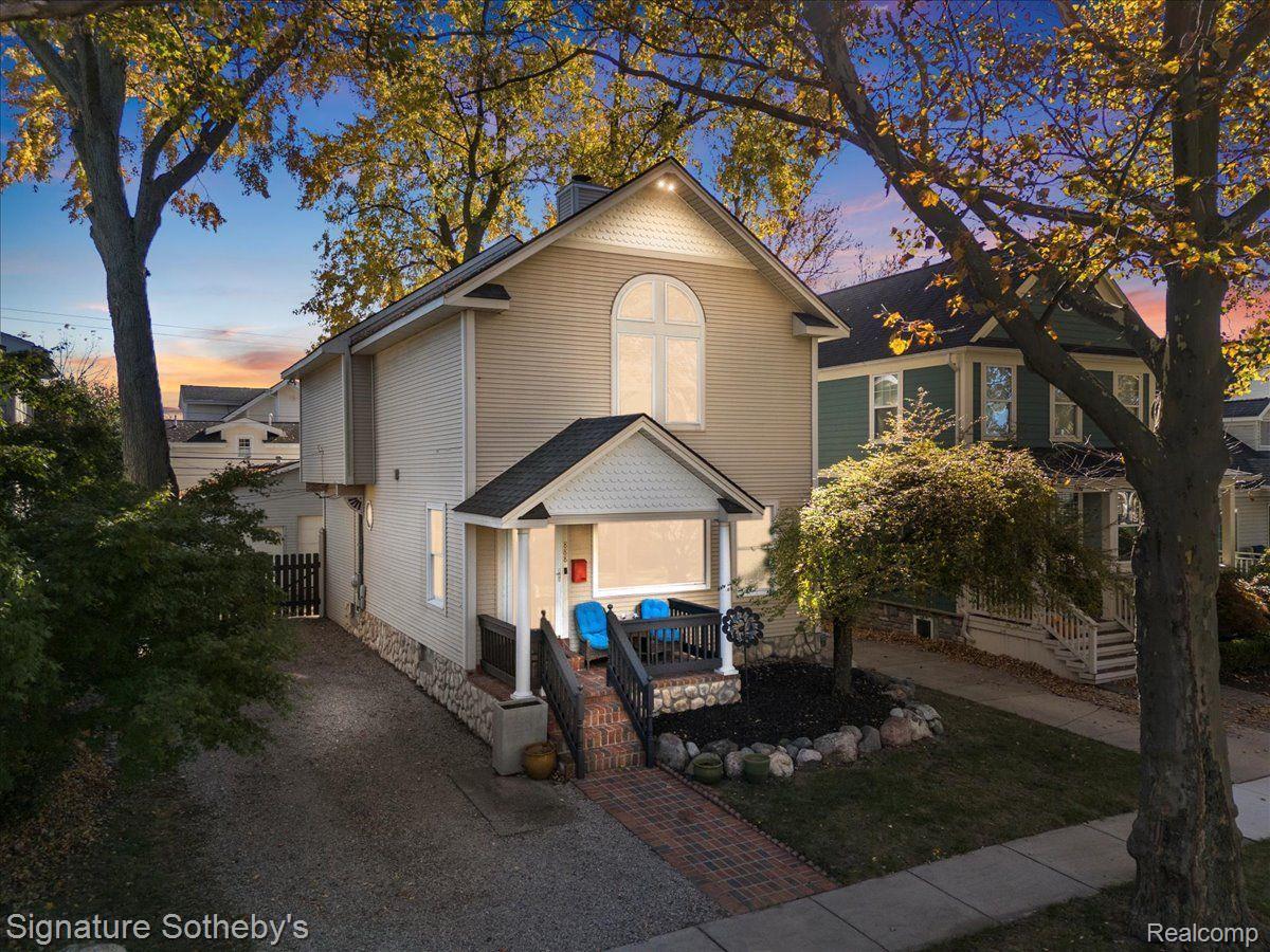 888 HUMPHREY AVE