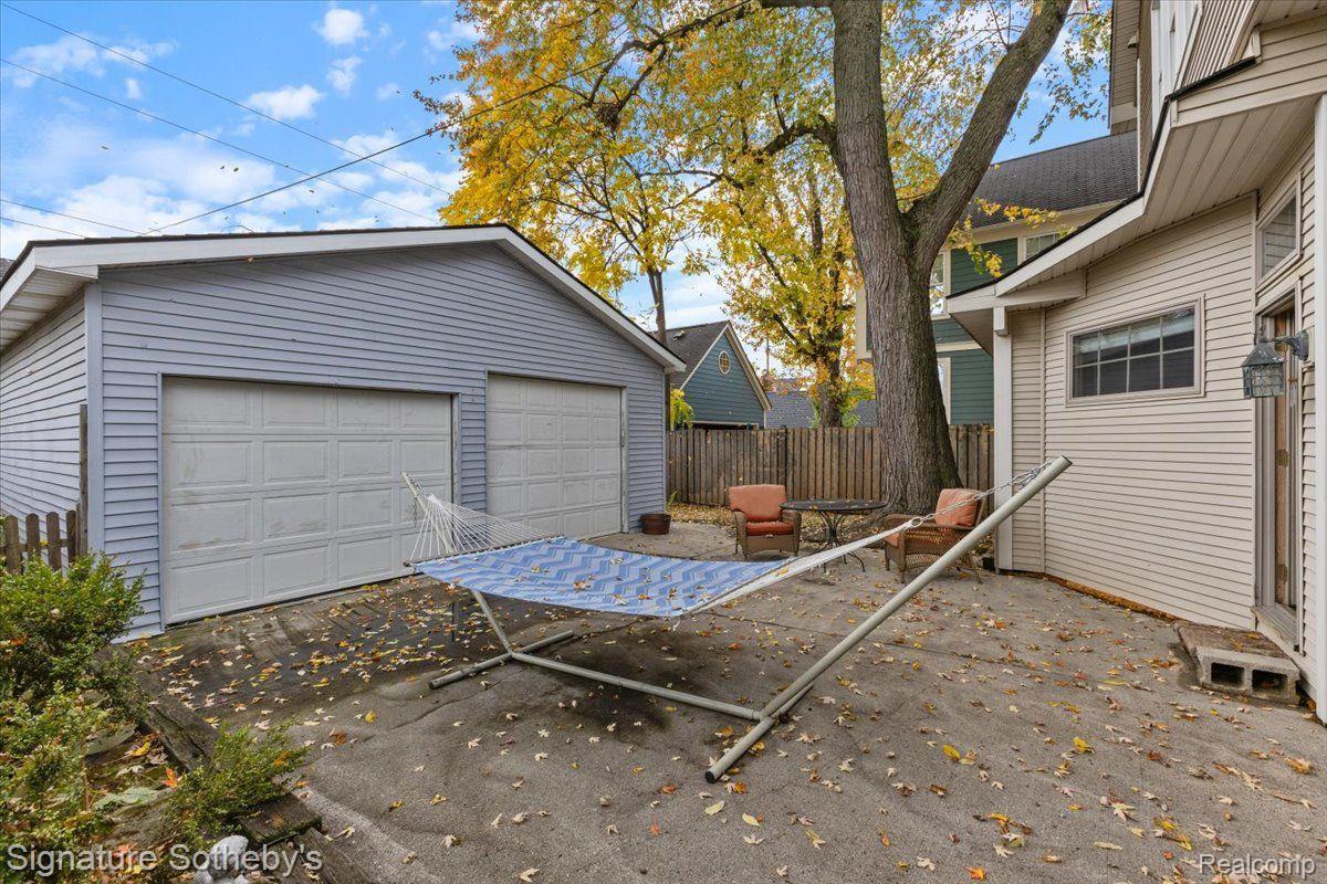888 HUMPHREY AVE