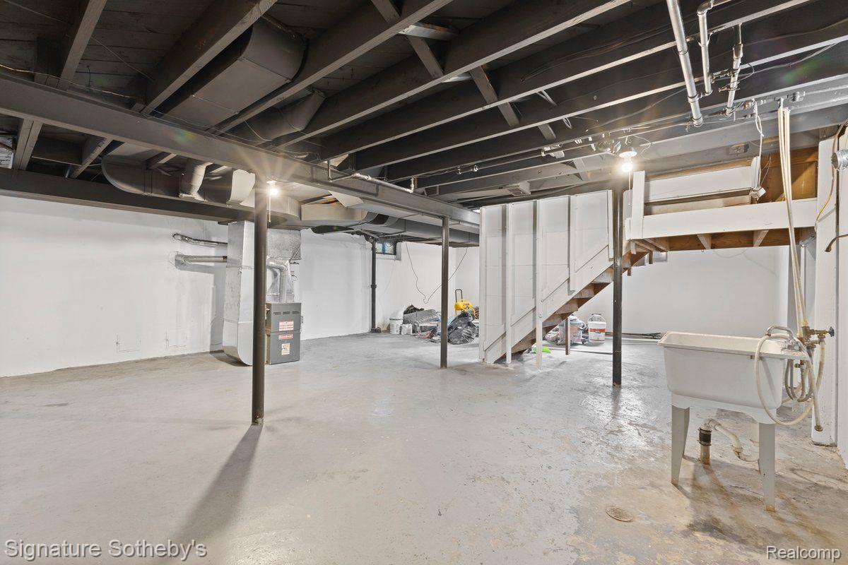 18619 Birwood Street