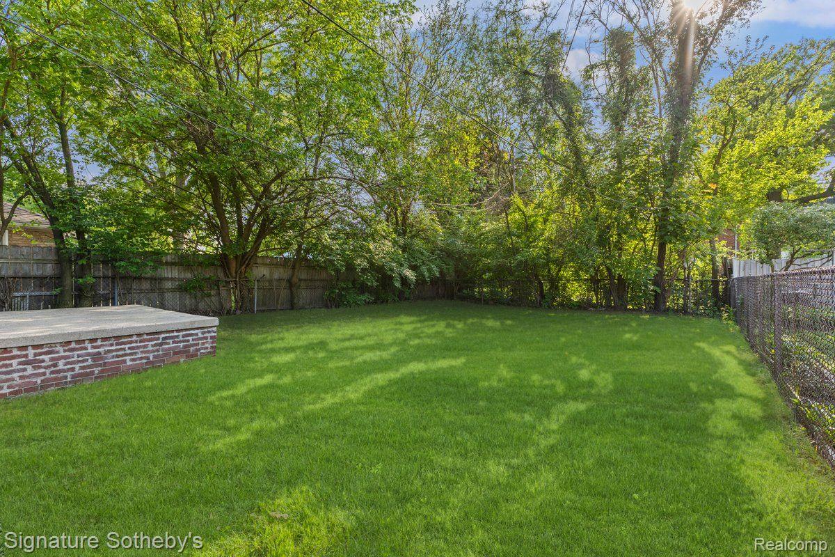 18619 Birwood Street