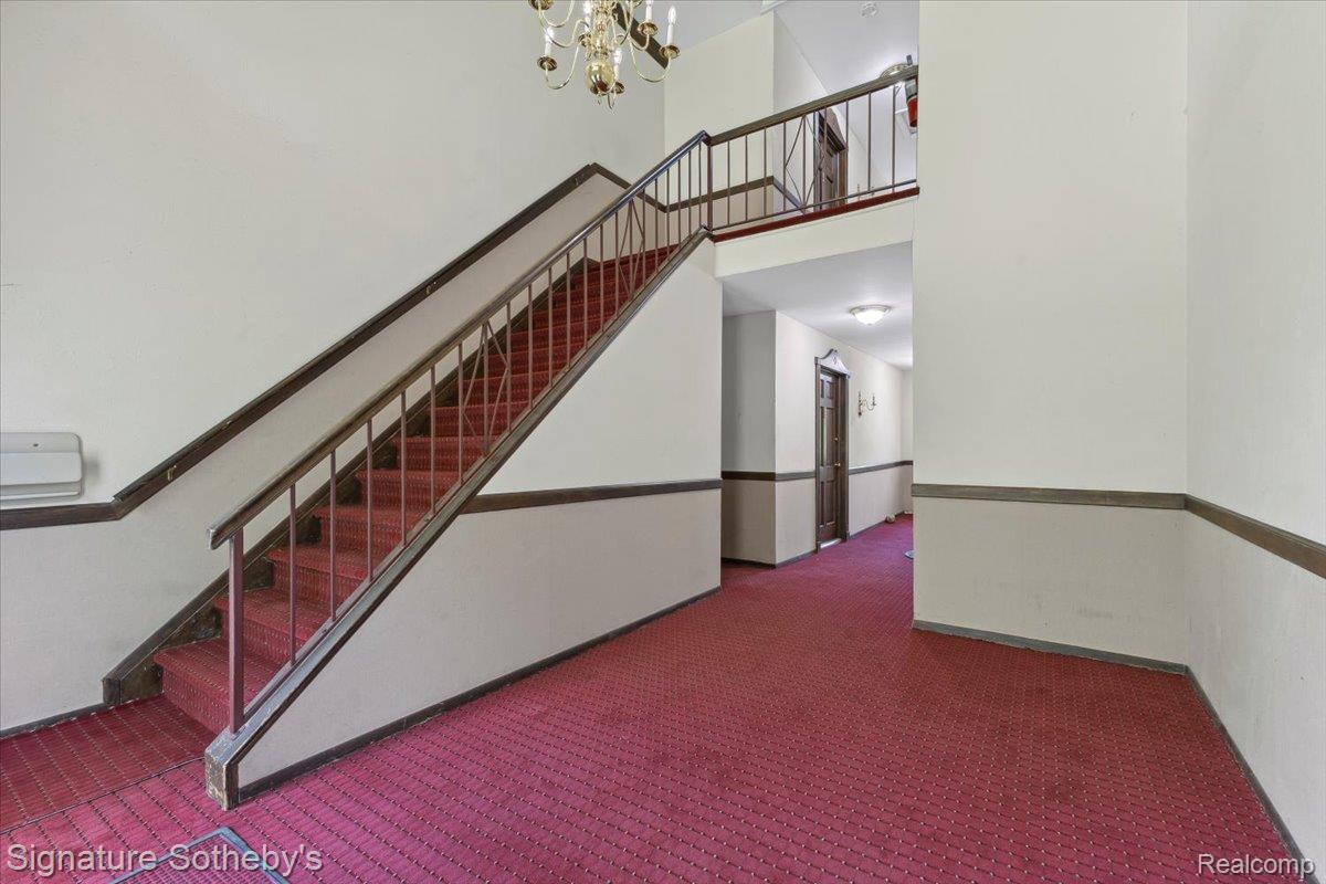 27671 W Echo Valley