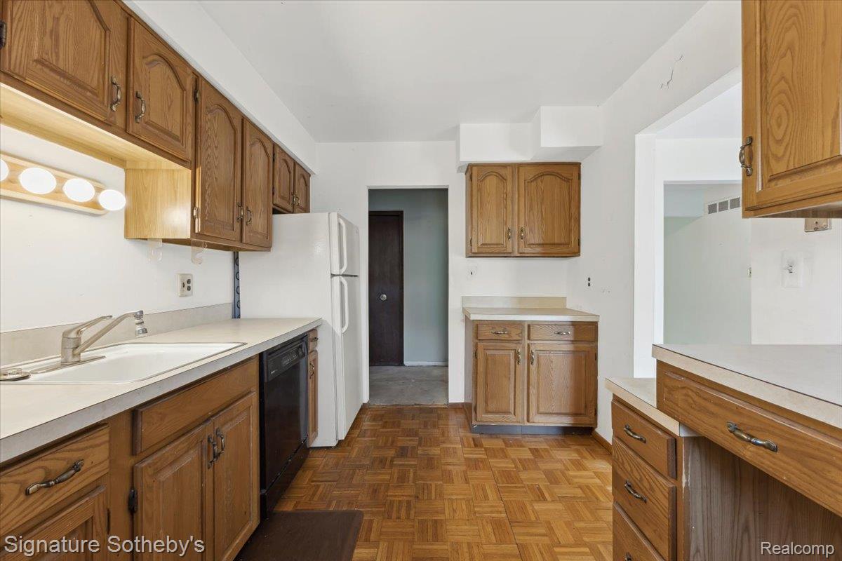 27671 W Echo Valley
