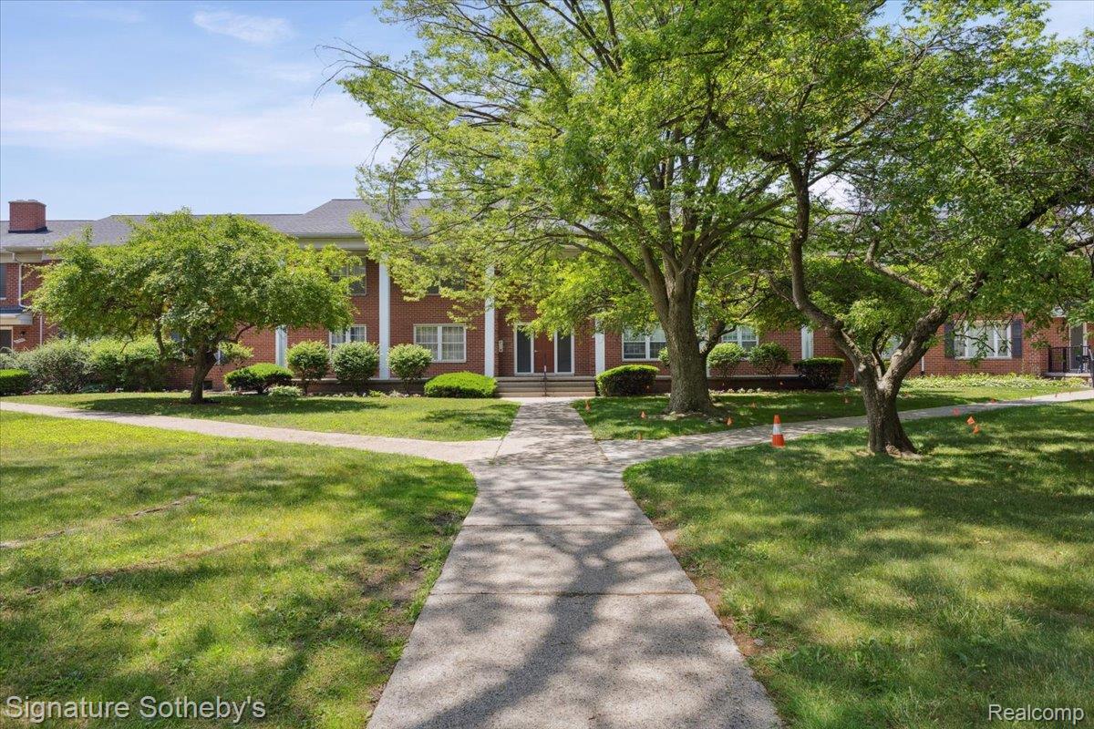27671 W Echo Valley