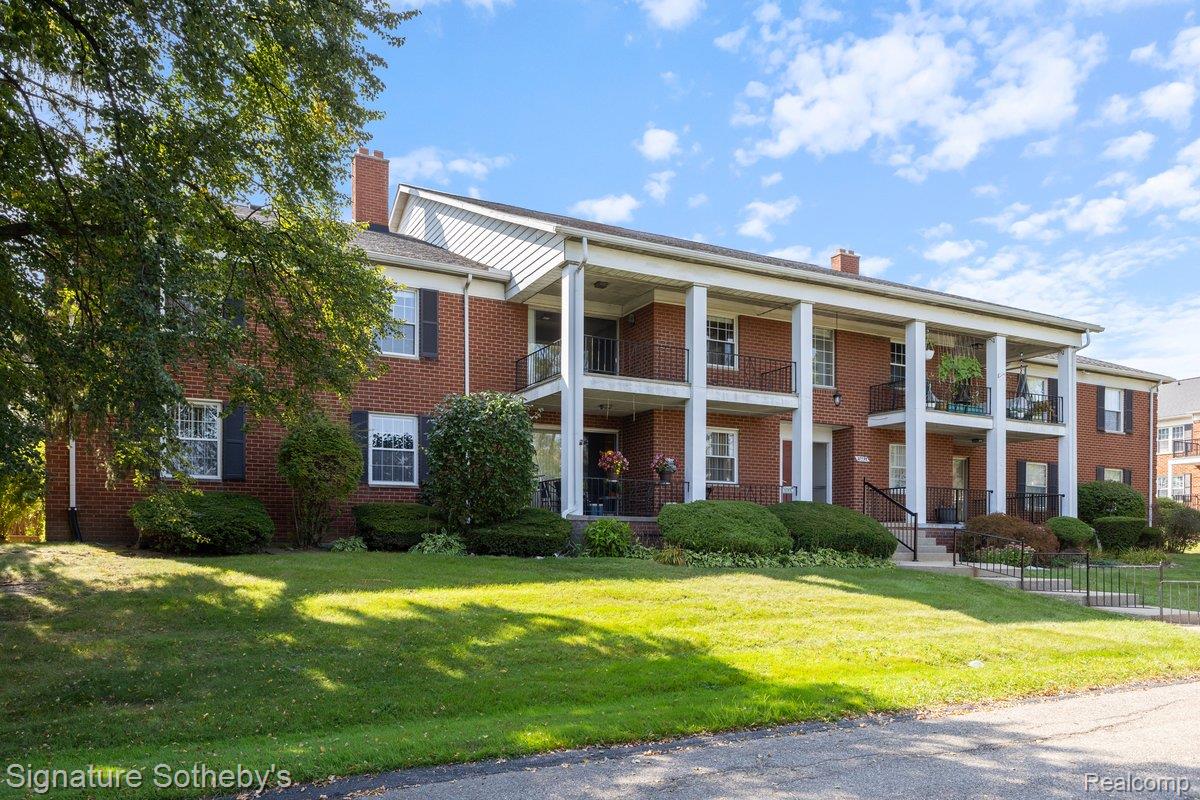 27671 W Echo Valley