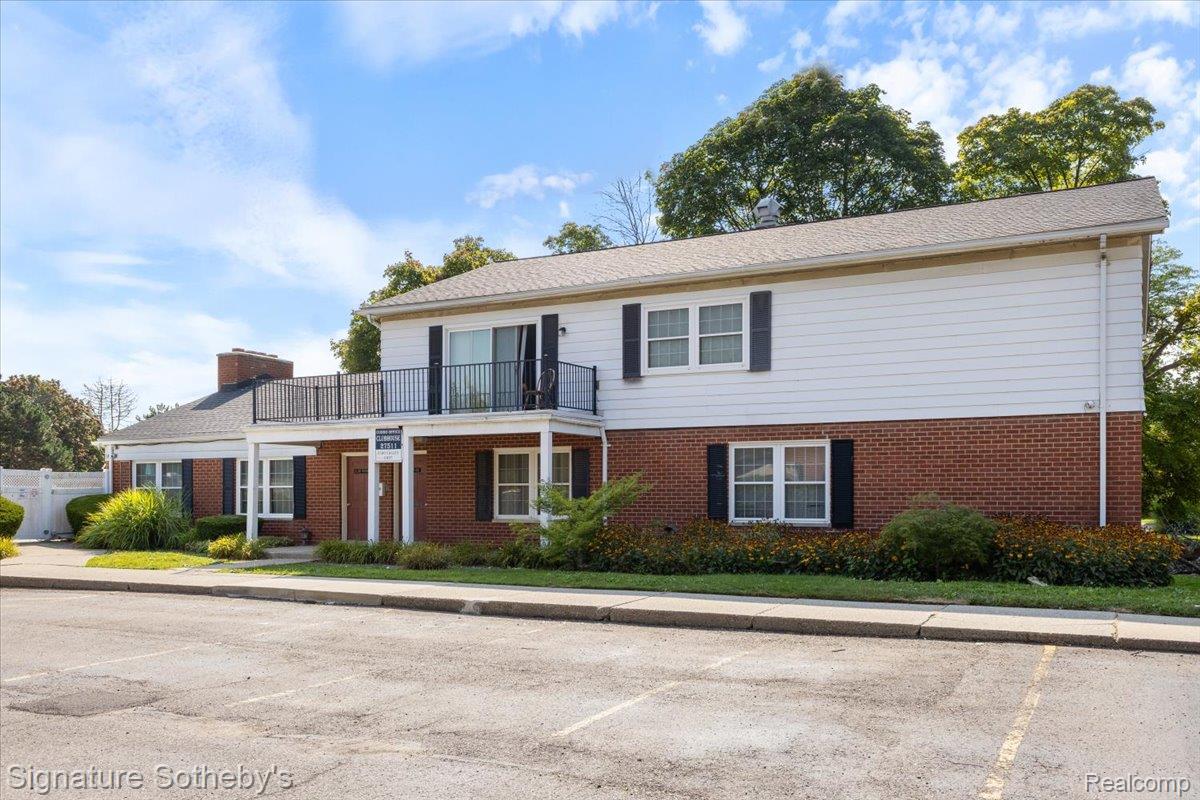 27671 W Echo Valley