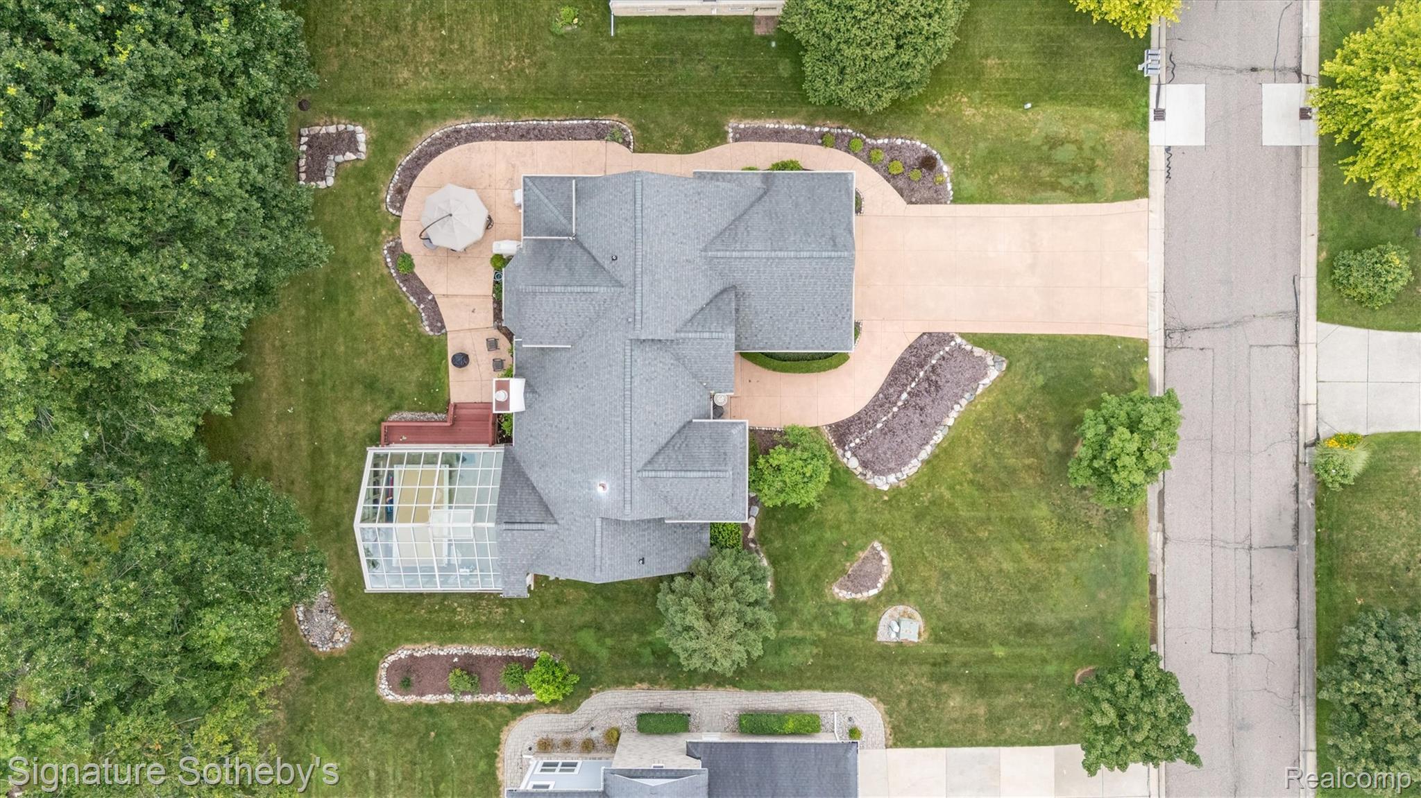 24525 Ridgeview Drive