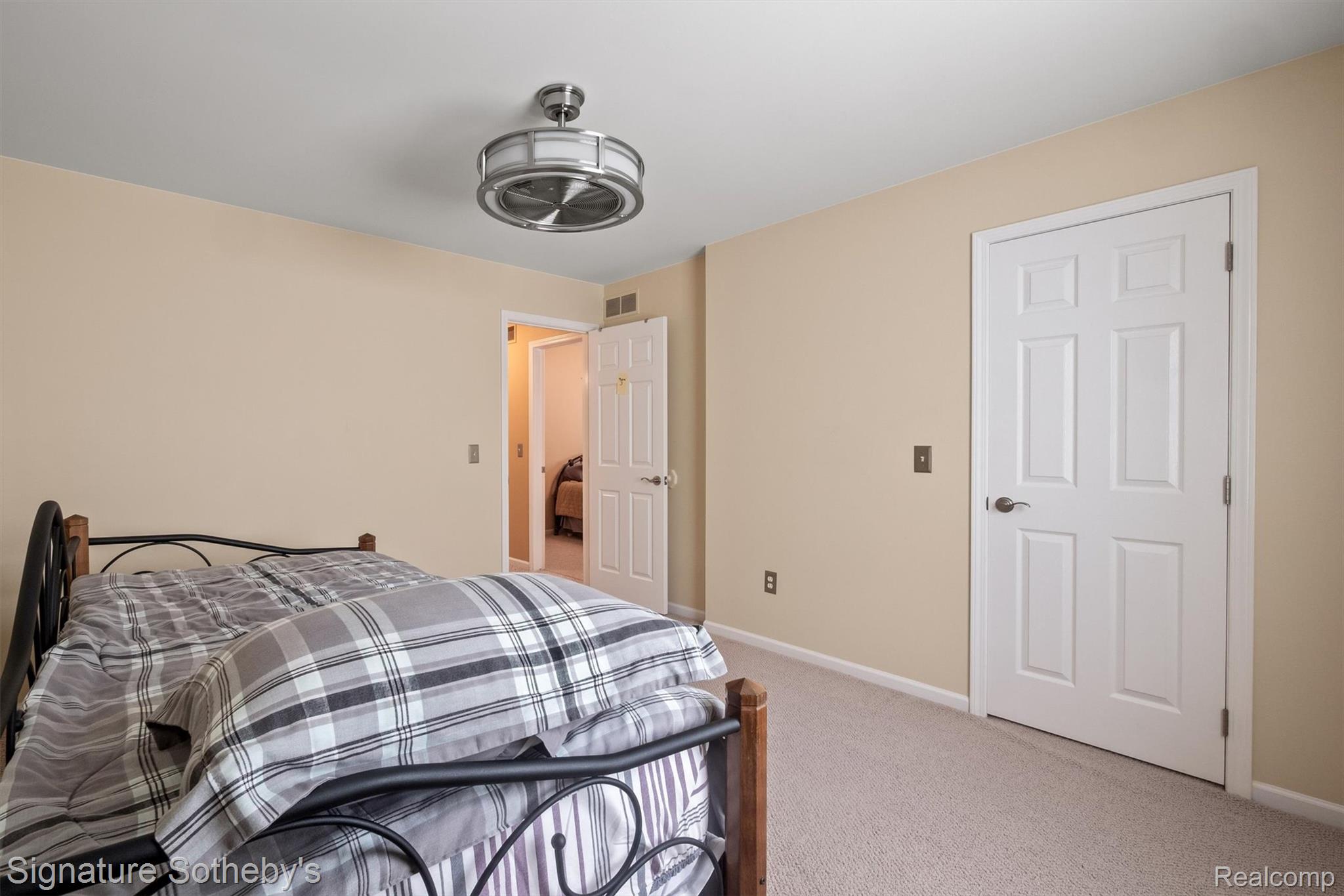 24525 Ridgeview Drive