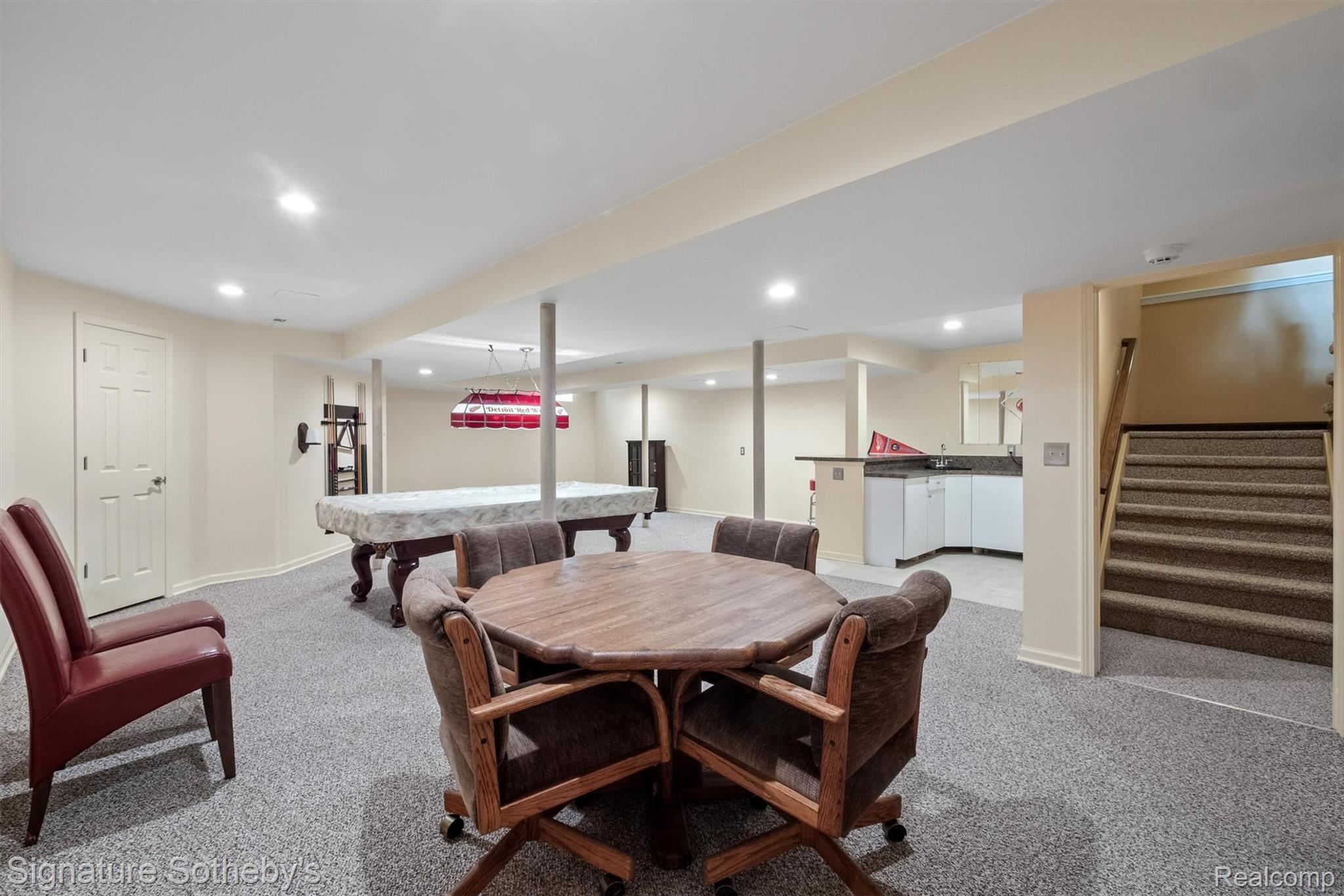 24525 Ridgeview Drive