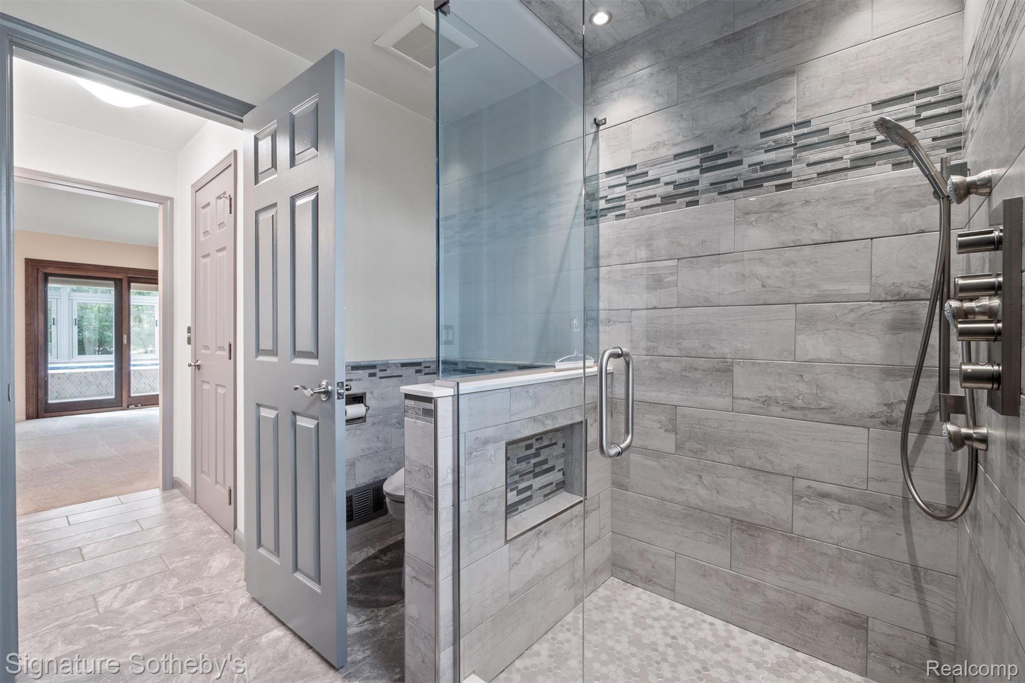 24525 Ridgeview Drive