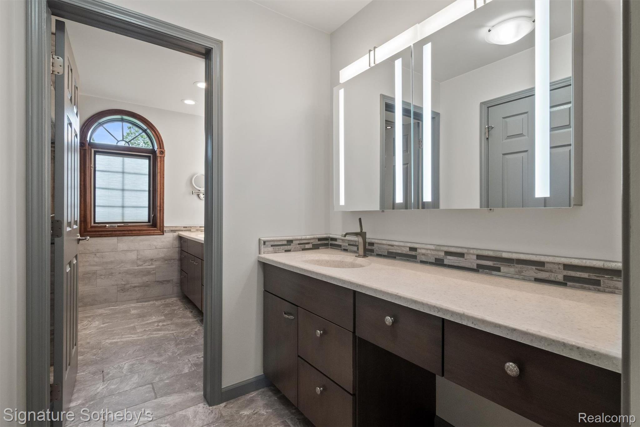 24525 Ridgeview Drive