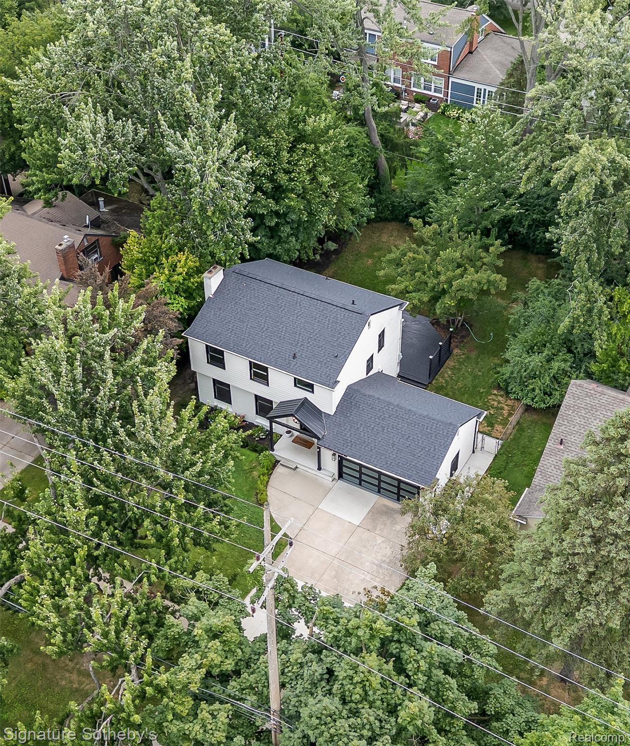 1054 Saxon Drive