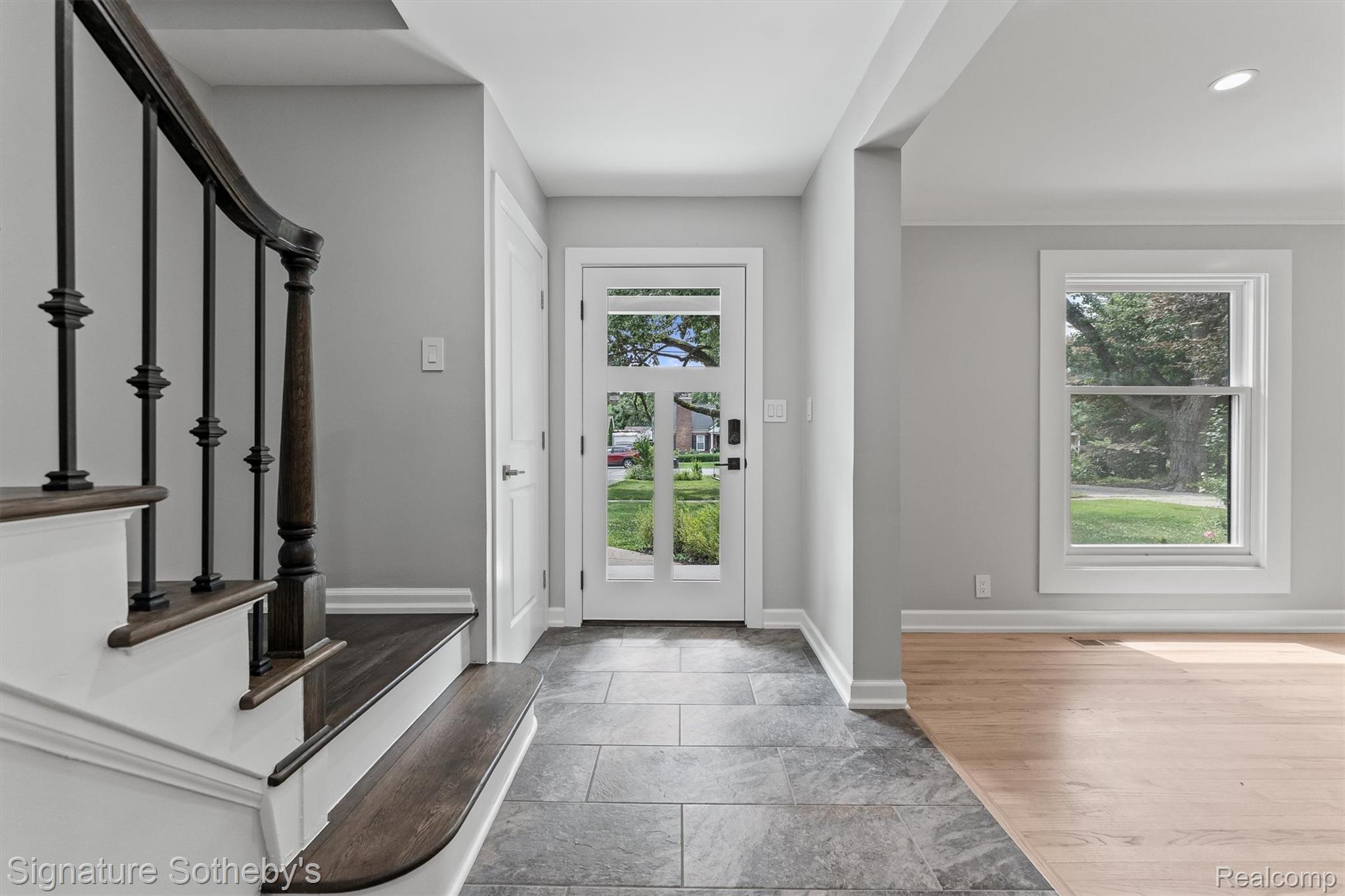 1054 Saxon Drive