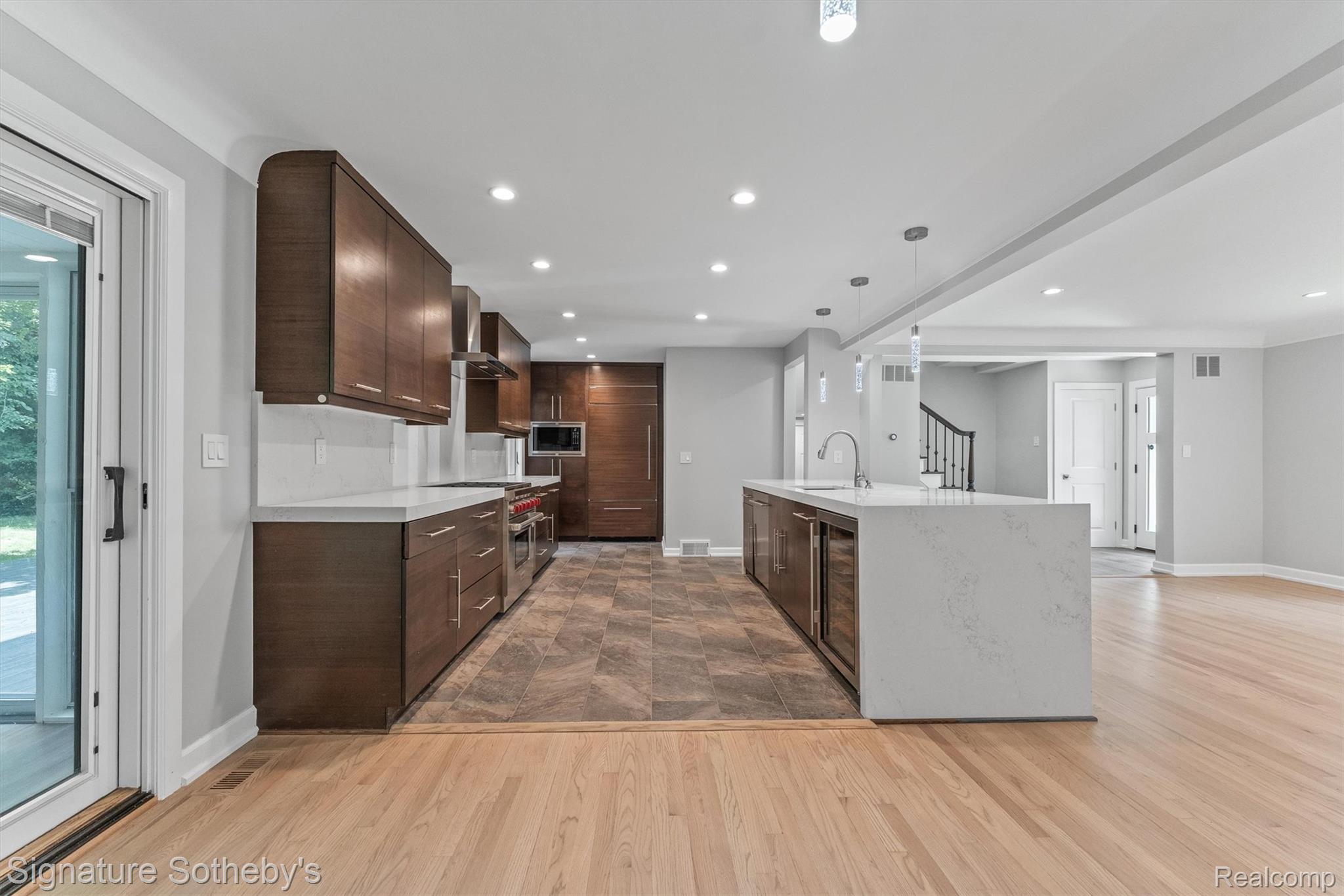 1054 Saxon Drive